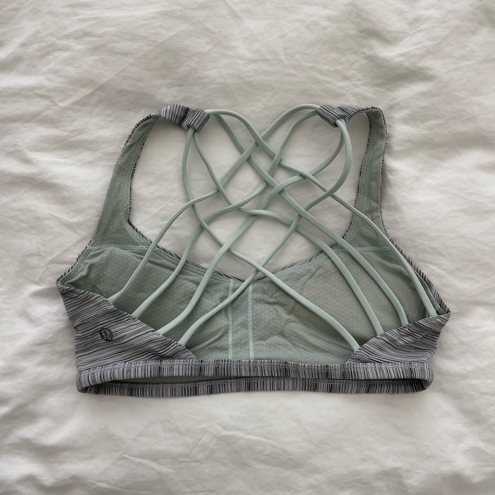 Lululemon Free to Be Bra